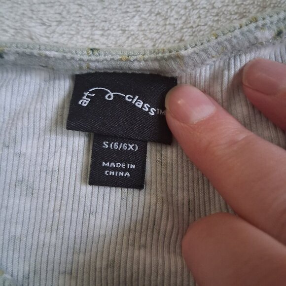 Art Class Girl's Size S (6/6X) Green Floral Ribbed Faux Wrap Short Sleeve Top - Picture 3 of 7